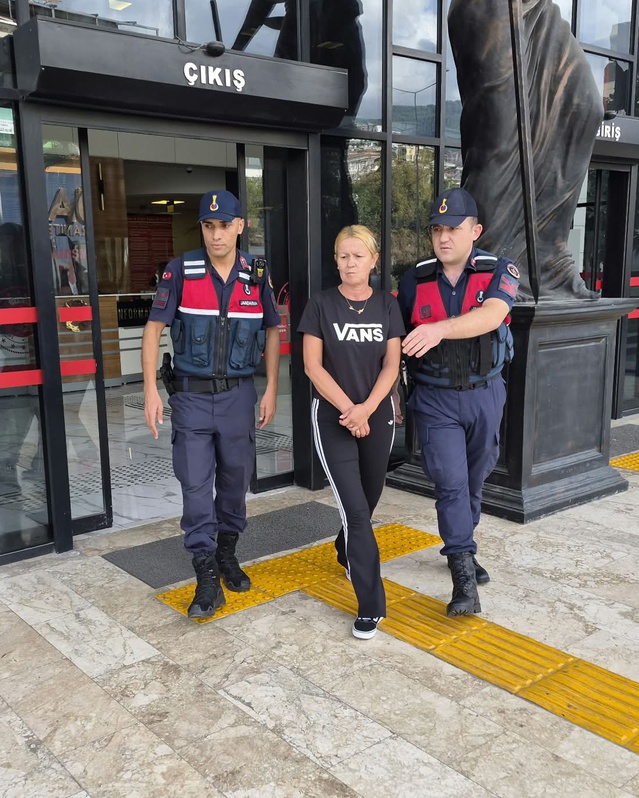 Alanya'daki otelde eşi tarafından itilen Polonyalı turist merdivenden düşüp hayatını kaybetti