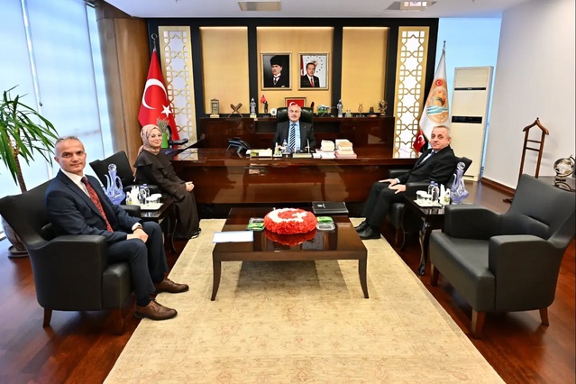 Ahilik Sancağı, Kırşehir'de Denizli'yi temsil eden Akşit aracılığıyla Köşger'e ulaştı