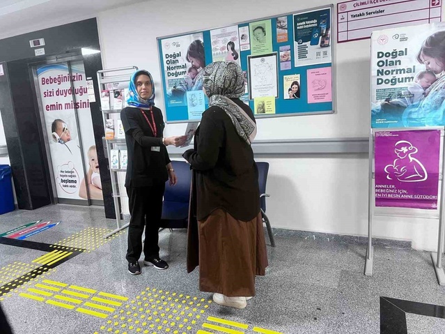 Düzce'de normal doğum için Çilimli İlçe Devlet Hastanesi'nde stant kuruldu