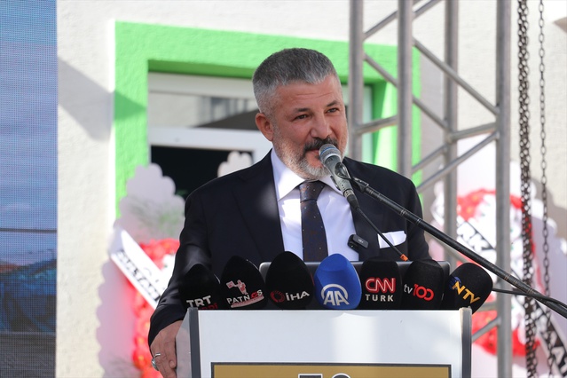 Ağrı'da hayırsever iş insanının yaptırdığı okul ve taziye evi törenle açıldı
