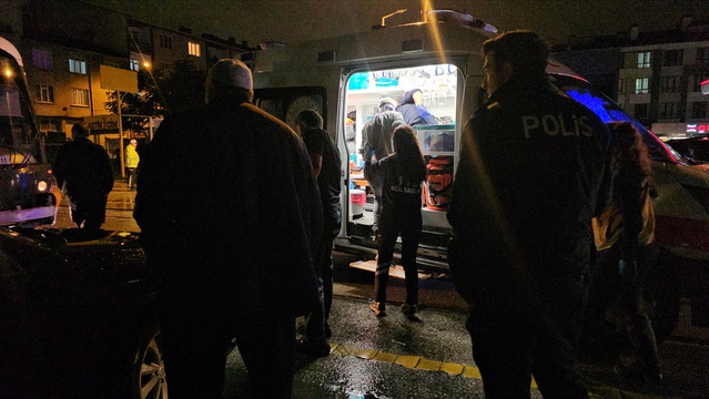 Eskişehir Tepebaşı'nda otomobil ile tramvay çarpıştı, 2 yolcu yaralandı