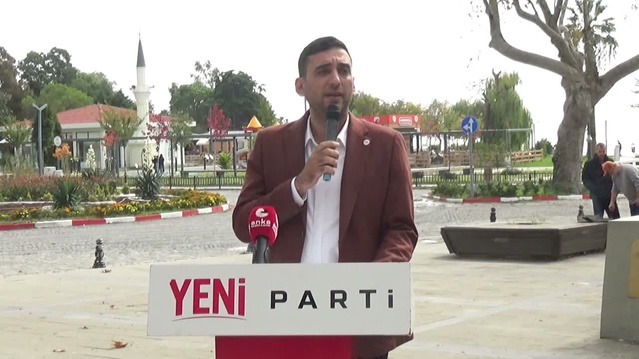 Sinop'ta YENİ Parti, Halk TV'ye kayyum kararına Uğur Mumcu Meydanı'nda tepki gösterdi