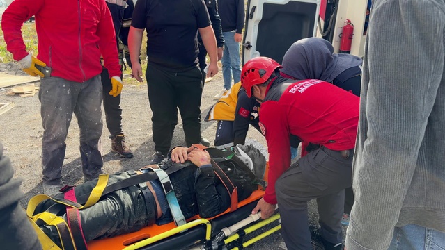 Erzurum Yakutiye'de 2. kattan eksi 2. kata düşen asansör işçisi ağır yaralandı