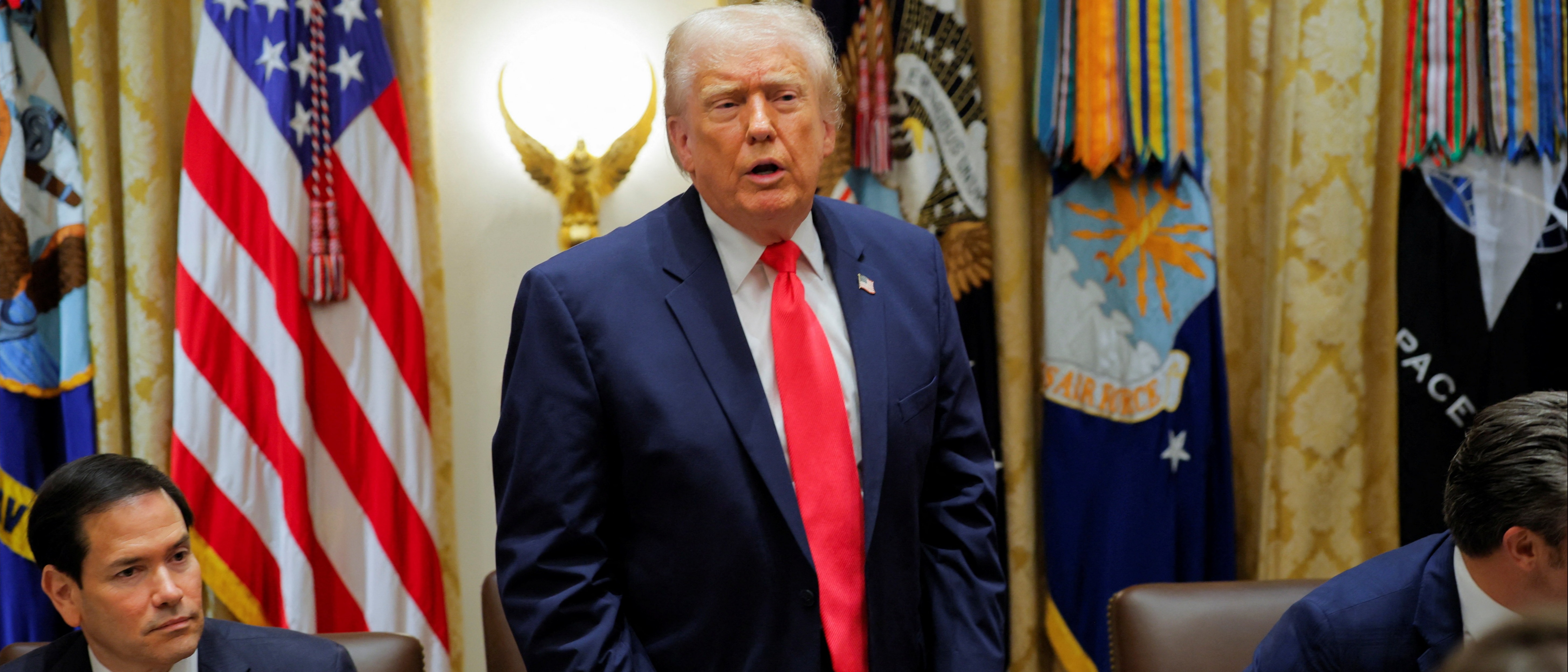 Trump: İngiltere'deki ABD bombardıman uçaklarını İran tehdidi nedeniyle çektik
