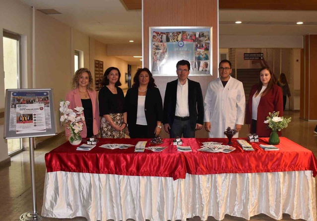 ESOGÜ Hastanesi, Hasta Hakları Günü'nde hastalara haklarını broşürle anlattı
