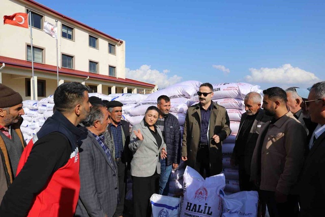 Ağrı Doğubayazıt'ta çiftçilere yüzde 70 hibeli 20 ton buğday tohumu dağıtıldı
