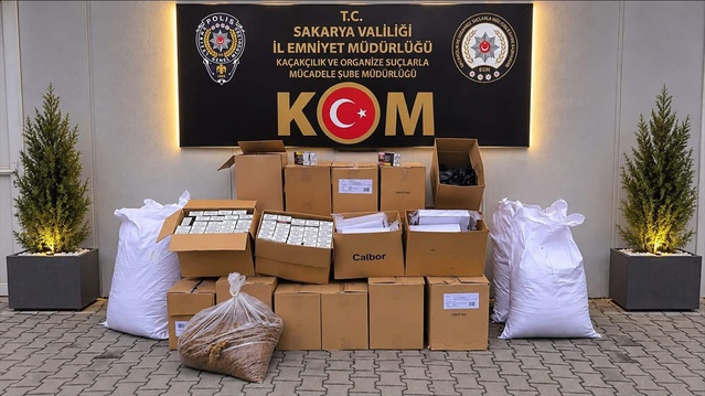 Sakarya'da 203 bin 500 kaçak makaron ele geçirildi, 2 zanlı gözaltında