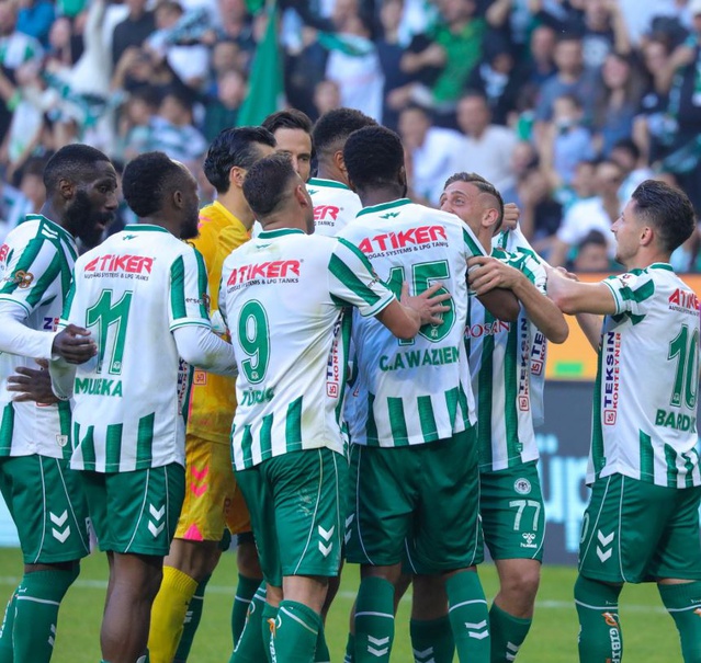 Awaziem'in 43 ve 56. dakikalarda attığı goller Konyaspor'a 2-0'lık galibiyet getirdi
