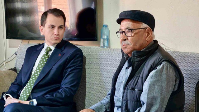 Kütahya Hisarcık Kaymakamı Atam, Yaşlılar Günü'nde yaşlılarla evlerinde sohbet etti