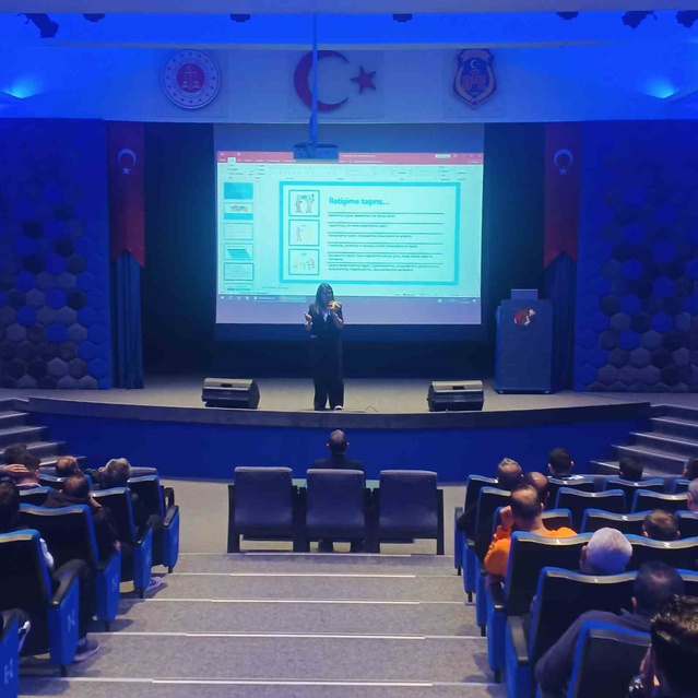 Eskişehir cezaevindeki seminere 190 tutuklu ve hükümlü katıldı