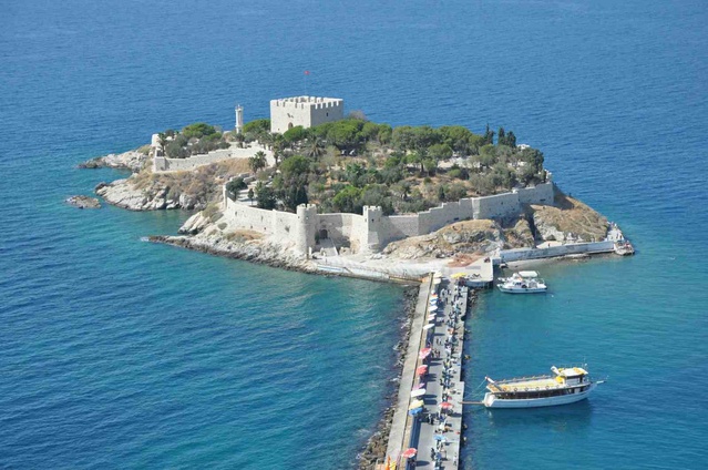 Kuşadası'ndaki Güvercinada Kalesi, 6. yılında kalıcı dünya mirası unvanını bekliyor