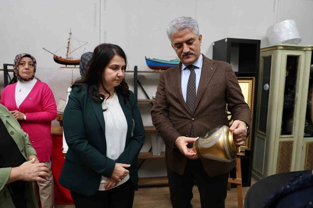 Düzce Valisi Makas, Kadın Emeği Merkezi'ndeki üretici kadınlarla buluştu