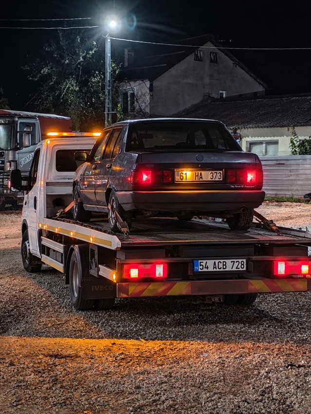 Sakarya Akyazı'da drift yaptığı belirlenen sürücüye 140 bin lira ceza kesildi