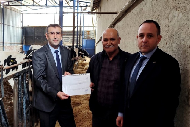 Uşak Ulubey'de iki üretici hastalıktan ari işletme belgesi aldı, sayı 6'ya çıktı