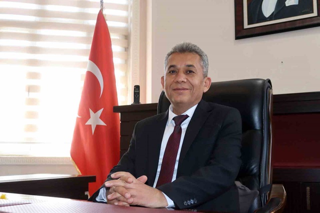 Denizli'de Çal Belediye Başkanı Hakan, gözaltına alınan Doğan'a destek verdi