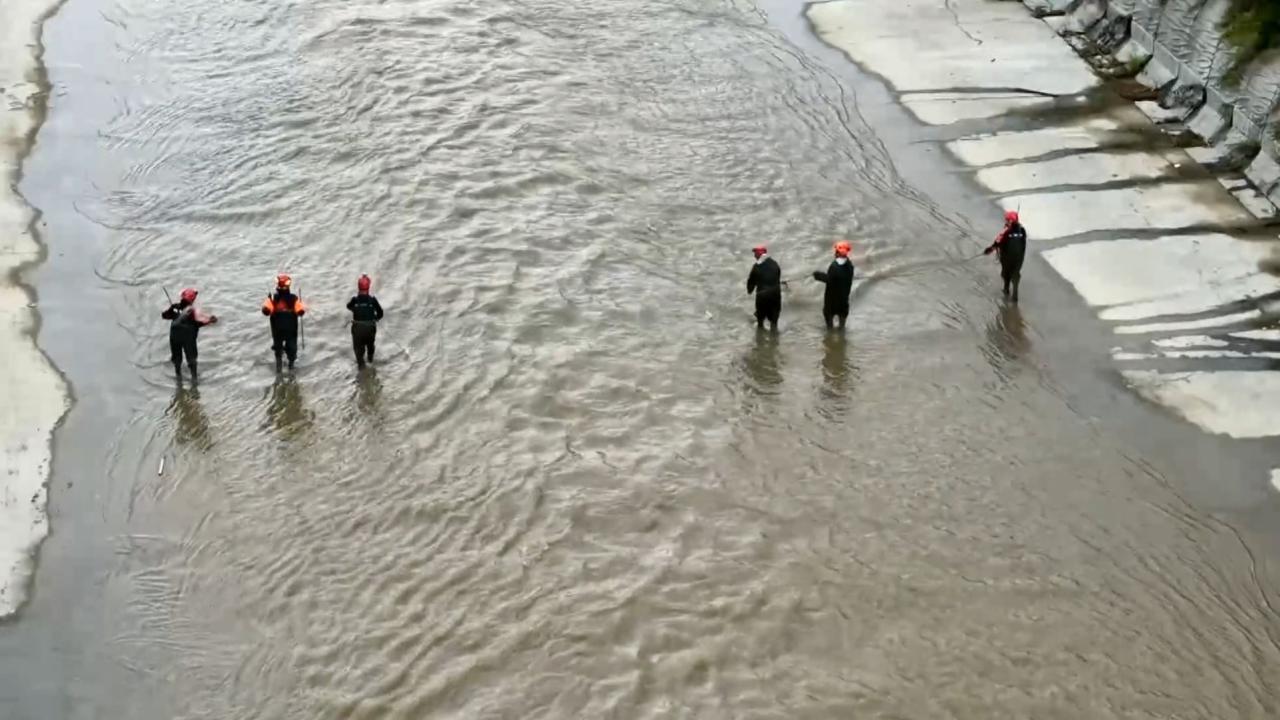 İstanbul'da sele kapılan 5 kişi aranıyor