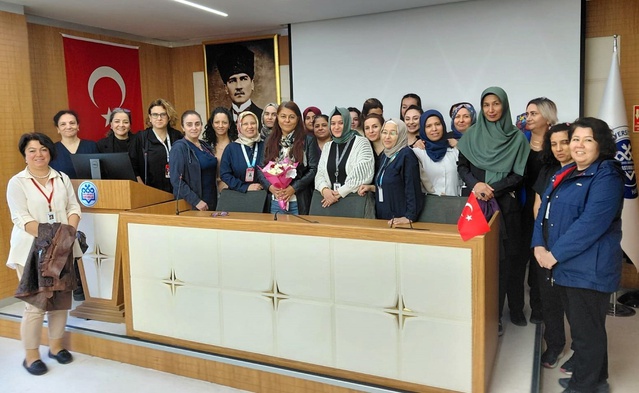 ERÜ'de meme kanseri konferansında her 8 kadından 1'inin yakalandığı anlatıldı