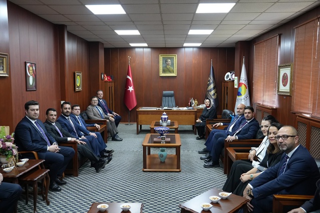 Milletvekili Ayşen Gürcan, Eskişehir'de Garnizon Komutanı Gür'e başarı diledi