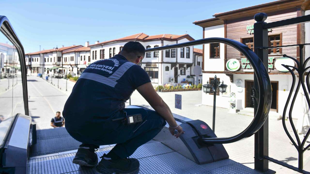 Ankara’da yürüyen merdivenlere sirenli önlem