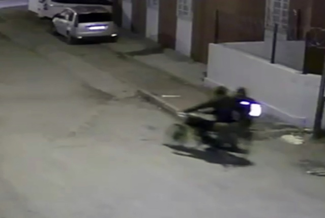 Adana'da güvenlik kamerasına yansıyan iki silahlı saldırının 3 şüphelisi tutuklandı