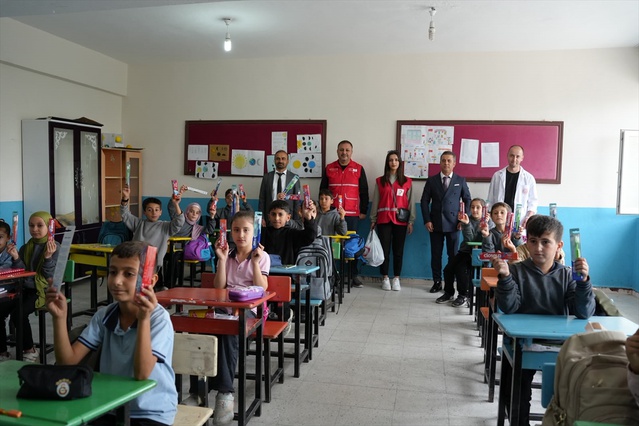Kızılay Silopi'de öğrencilere hijyen seti dağıttı, 2 bin 500 öğrenci hedefleniyor