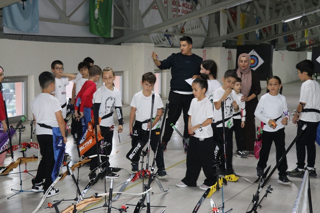Amasya'da Cumhuriyet Bayramı okçuluk turnuvasına 8-15 yaş arası 20 sporcu katıldı