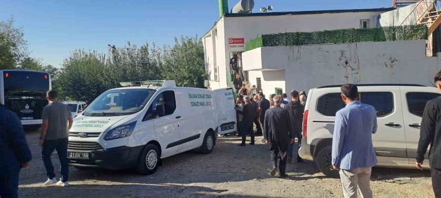 Maltepe'de çöken binada ölen Mesut Bilece, Silvan'da defnedildi