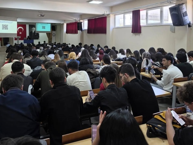 Kütahya Gediz Sosyal Hizmet Merkezi, MYO öğrencilerine sağlıklı yaşam eğitimi verdi