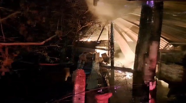 Safranbolu'da yangında tek katlı ev kullanılamaz hale geldi, hayvanlar kurtarıldı