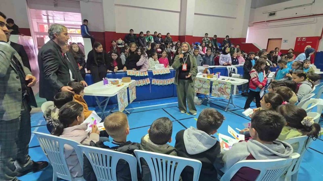 Kütahya'da bilim şenliğinde öğrencilerin bilgiyi üretime dönüştürmesi hedeflendi