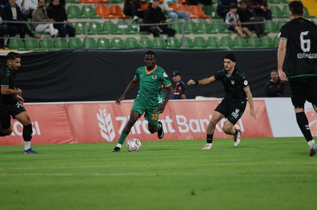 Corendon Alanyaspor, 12 Bingölspor'u 4-1 mağlup ederek kupada 4. tura çıktı.