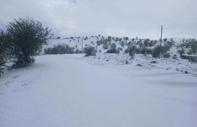 Manisa Alaşehir'de kar etkisini kaybetti, ekipler buzlanmaya hazır bekliyor