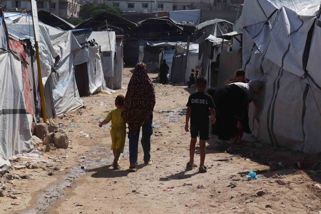 Gazze'de 3 yıllık İsrail saldırılarında 74 bin 250 Filistinli hayatını kaybetti