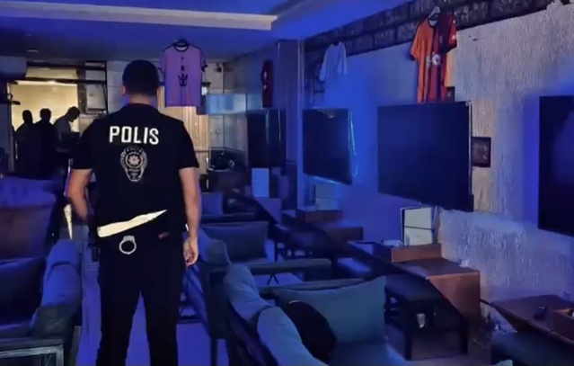 Hatay'da kafe ve oyun salonu denetiminde 5 ruhsatsız işletmeye idari işlem başlatıldı
