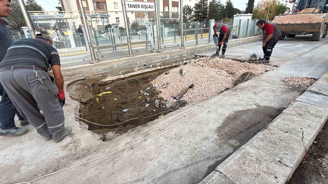 Eskişehir Odunpazarı'nda ESGAZ iddiaya göre 3 gündür süren gaz sızıntısını tamir etti