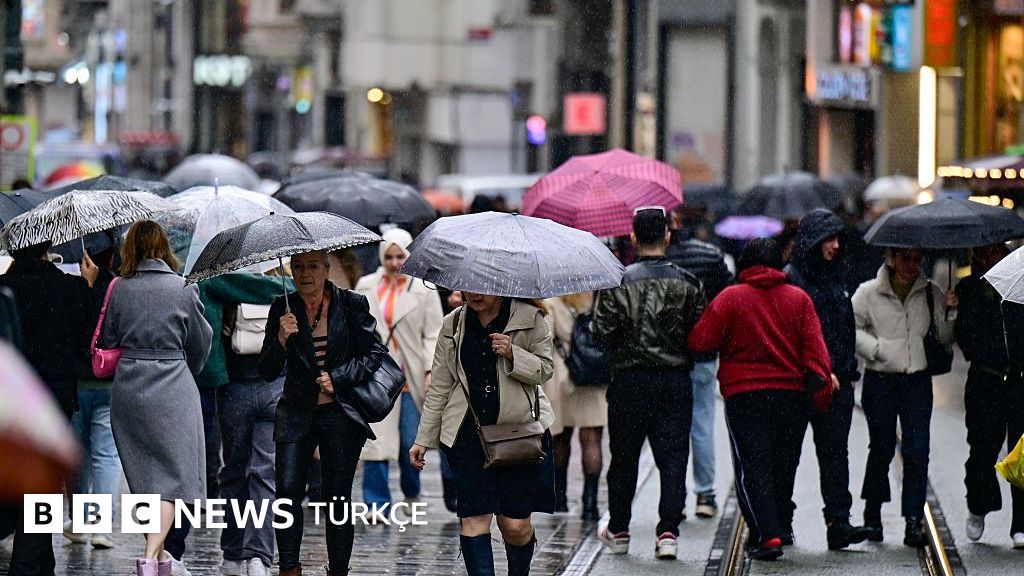 İstanbul'da yoğun yağış önlemleri: Okullar tatil, motosiklet yasak