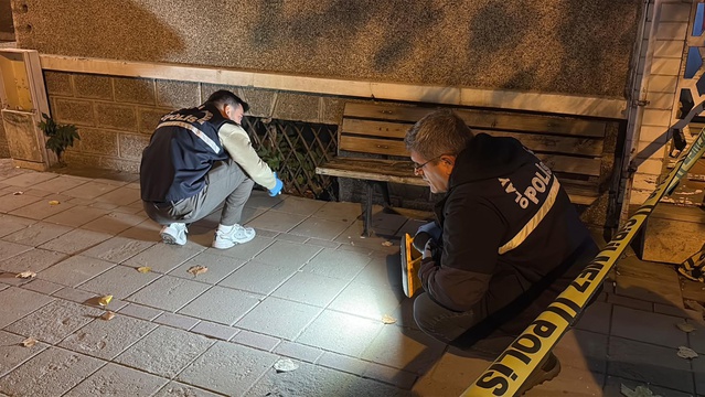 Çorlu'da kaldırımda yürüyen S.T., motosikletli 2 kişinin ateşiyle yaralandı