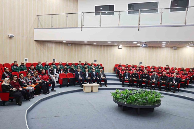 Karabük'te İHH ve Nezir Derneği ekiplerine AFAD akreditasyonu törenle verildi