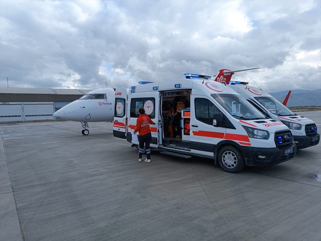 Muş'tan 5 aylık bebek İstanbul'da çocuk kalp servisine ambulans uçakla sevk edildi