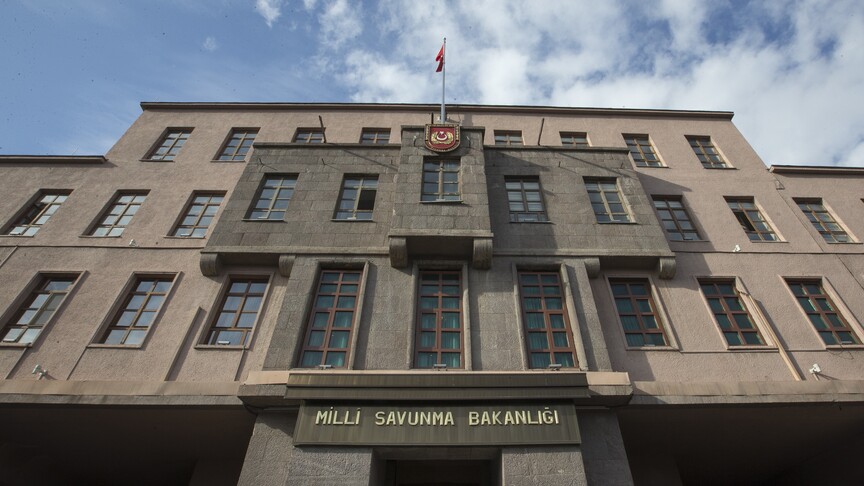 Hakkari'de hudut geçiş olayına müdahale ederken açılan ateşle yaralanan asker şehit oldu
