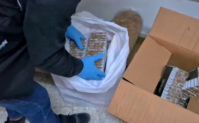 Tütün kaçakçılığına yönelik Mersin merkezli operasyonda 20 şüpheli yakalandı