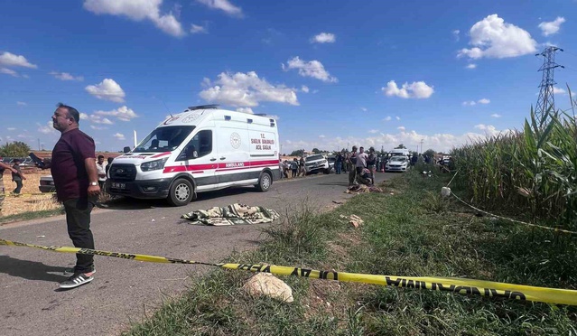 Şanlıurfa Akçakale'de motosiklet traktör mibzerine çarptı, 2 çocuk hayatını kaybetti