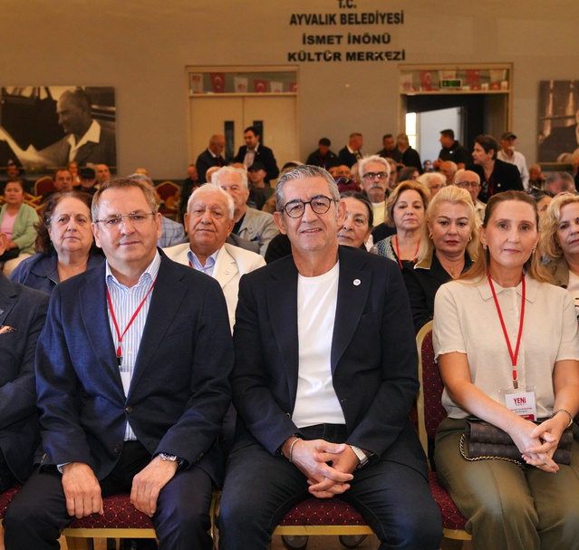 Ayvalık'ta YENİ Parti kongresinde Hüseyin Şalmanlı ilçe başkanı seçildi
