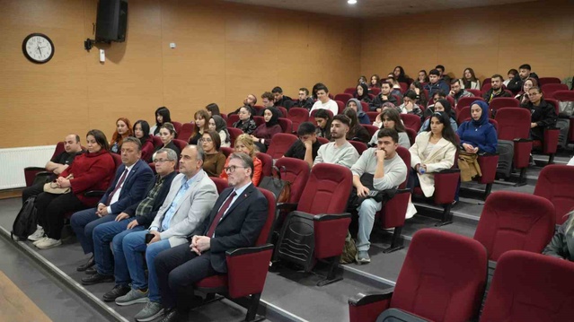 KBÜ’deki konferansta Osmanlı’dan Cumhuriyet’e uzanan süreç değerlendirildi