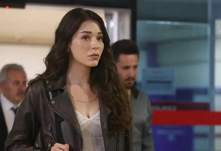 MELTEM AKÇÖL KİMDİR? Sevdam Karadeniz'in Zeyşan'ı Meltem Akçöl kaç yaşında ve nereli? Hangi dizi ve filmlerde oynadı?