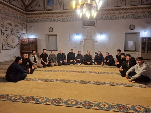 Bafra'da Camiler ve Din Görevlileri Haftası'nda gençler akşam namazında buluştu