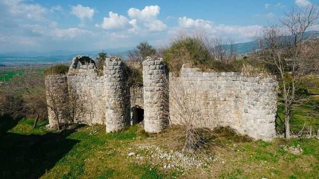 Andırın'daki Anacık Kalesi, 980 metre rakımda Ceyhan Vadisi'ni gözetliyor