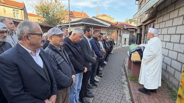 Zonguldak'ta çöken binada ölen Türkan Akçaharman Özhan Kurucaşile'de defnedildi