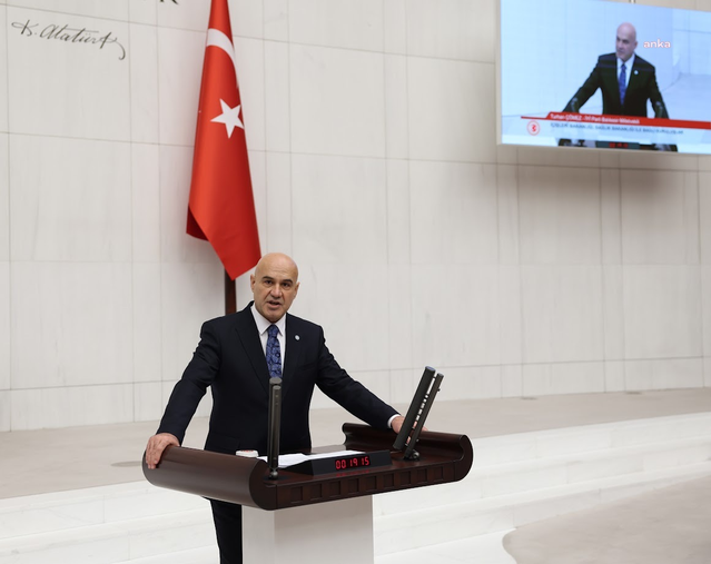 İYİ Partili Çömez’den Fatma Betül Sayan Kaya’nın tıp eğitimi ve İSBAK görevi için iki soru önergesi