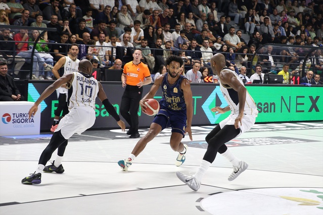 Fenerbahçe Tarfin, Çayırova Belediyespor'u 100-85 yenip ikinci galibiyetini aldı